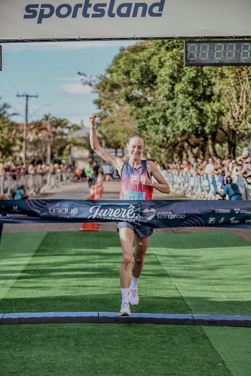 Jaqueline Weber vence prova em Jurer� 